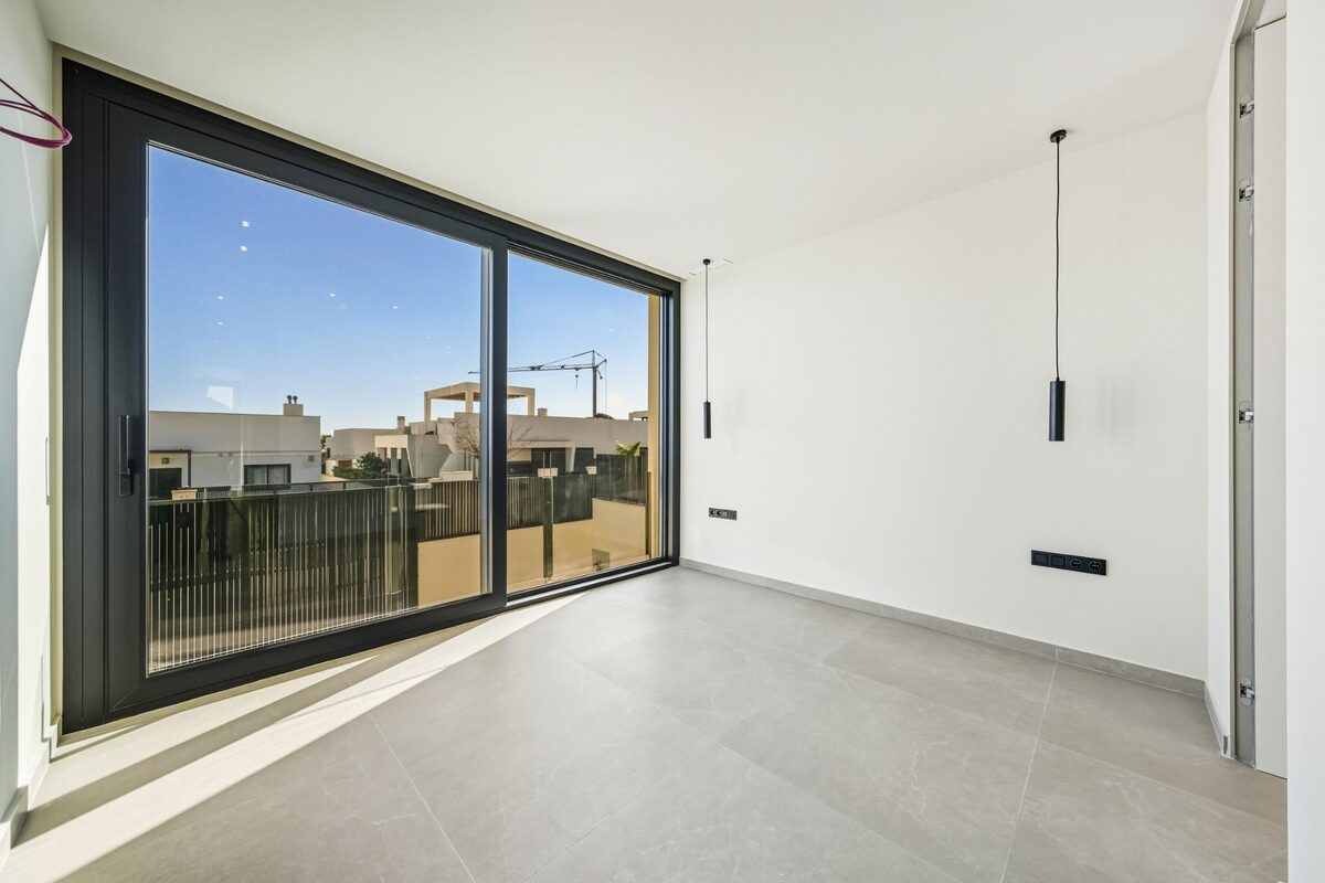 Villa with 4 bedrooms, 200m² in Polop, Spain [ID: 0137-N9602]