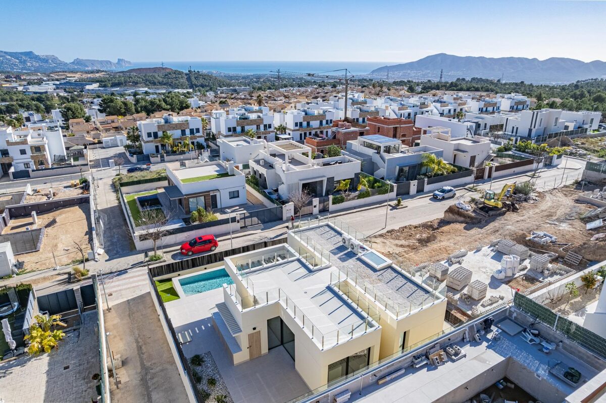 Villa with 4 bedrooms, 200m² in Polop, Spain [ID: 0137-N9602]
