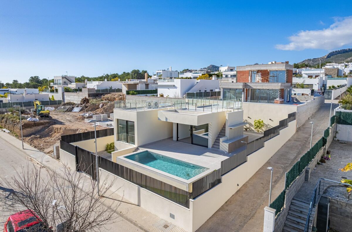 Villa with 4 bedrooms, 200m² in Polop, Spain [ID: 0137-N9602]