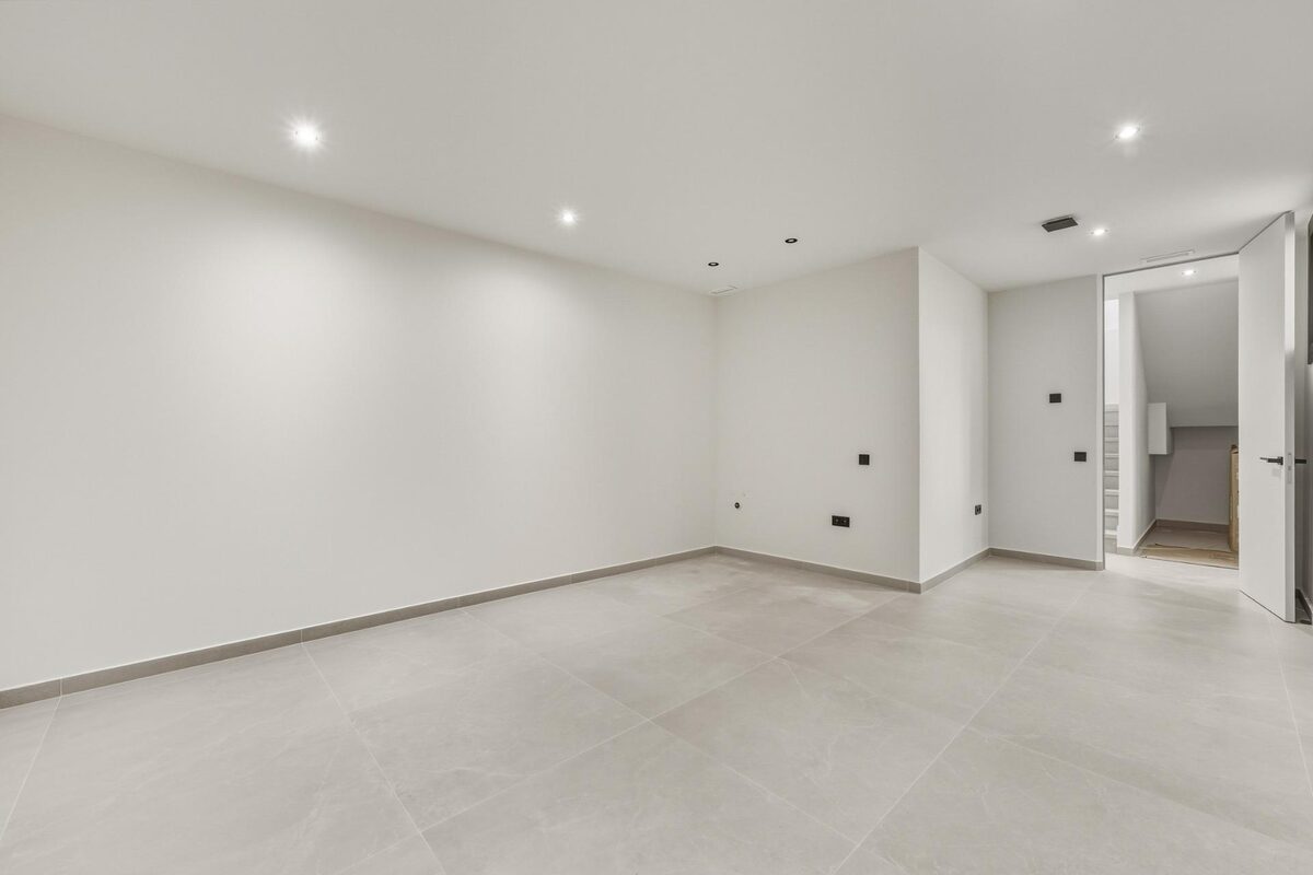 Villa with 4 bedrooms, 200m² in Polop, Spain [ID: 0137-N9602]
