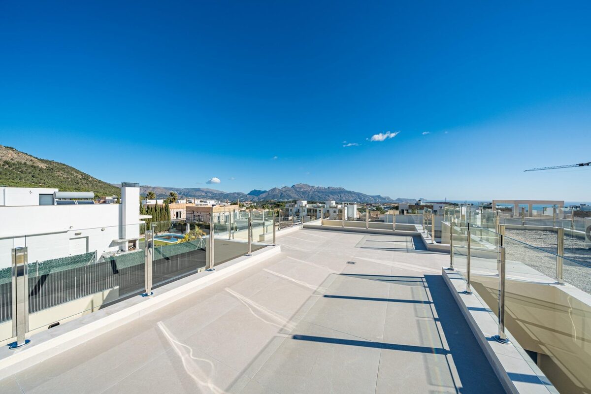 Villa with 4 bedrooms, 200m² in Polop, Spain [ID: 0137-N9602]
