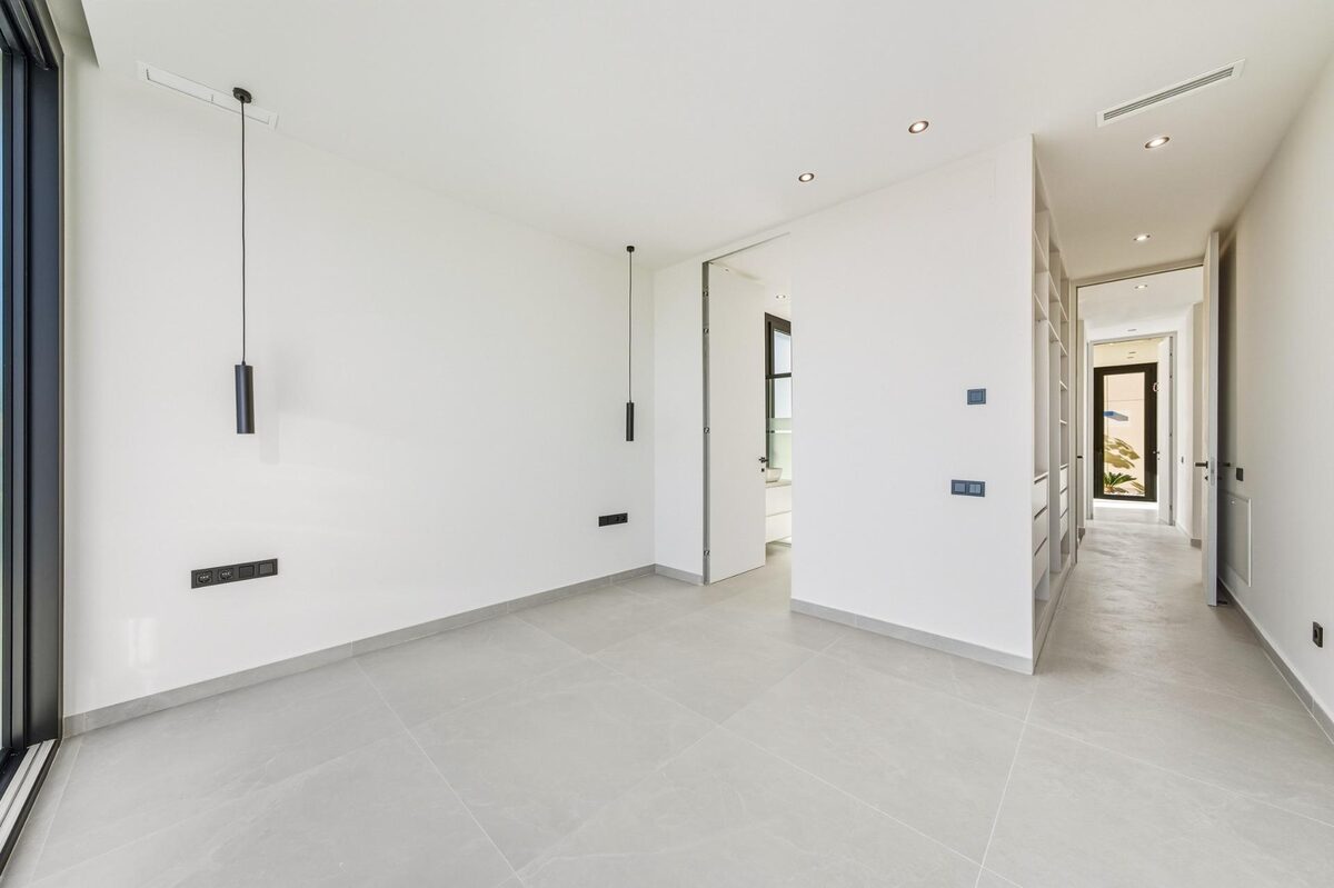 Villa with 4 bedrooms, 200m² in Polop, Spain [ID: 0137-N9602]