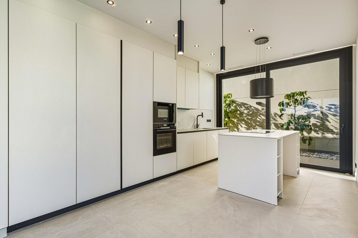 Villa with 4 bedrooms, 200m² in Polop, Spain [ID: 0137-N9602]