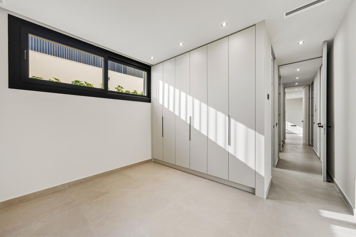 Villa with 4 bedrooms, 200m² in Polop, Spain [ID: 0137-N9602]