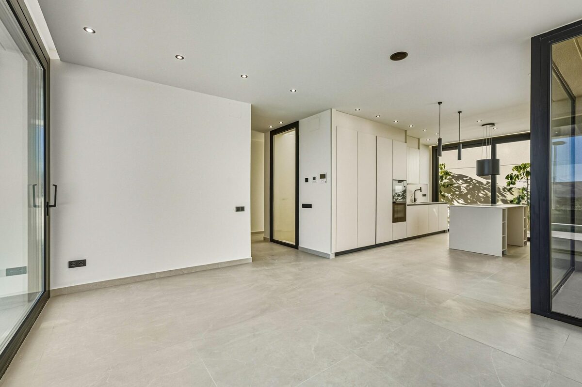 Villa with 4 bedrooms, 200m² in Polop, Spain [ID: 0137-N9602]