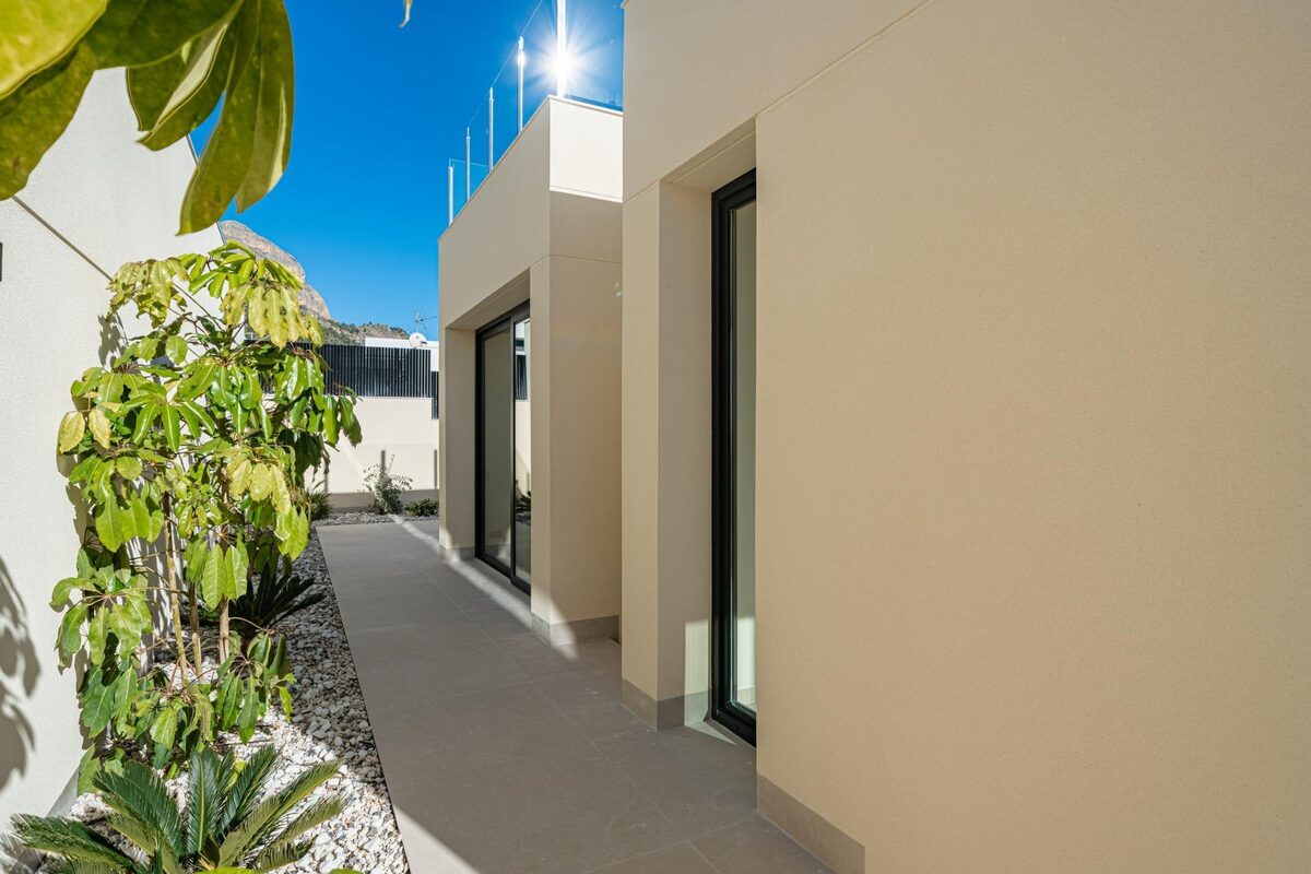 Villa with 4 bedrooms, 200m² in Polop, Spain [ID: 0137-N9602]