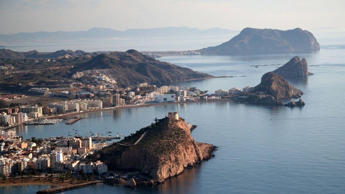 Villa with 4 bedrooms, 188m² in Aguilas, Spain [ID: 0137-N9626]