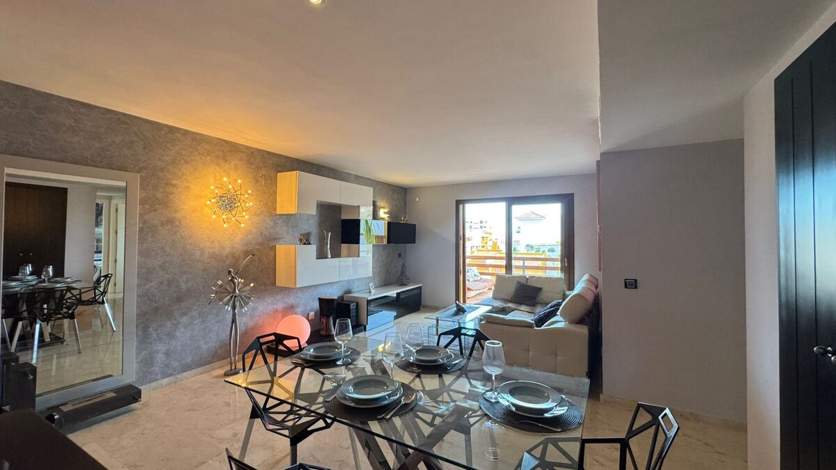 Apartment with 2 bedrooms, 106m² in Punta Prima, Spain [ID: 0150-LS-0903]