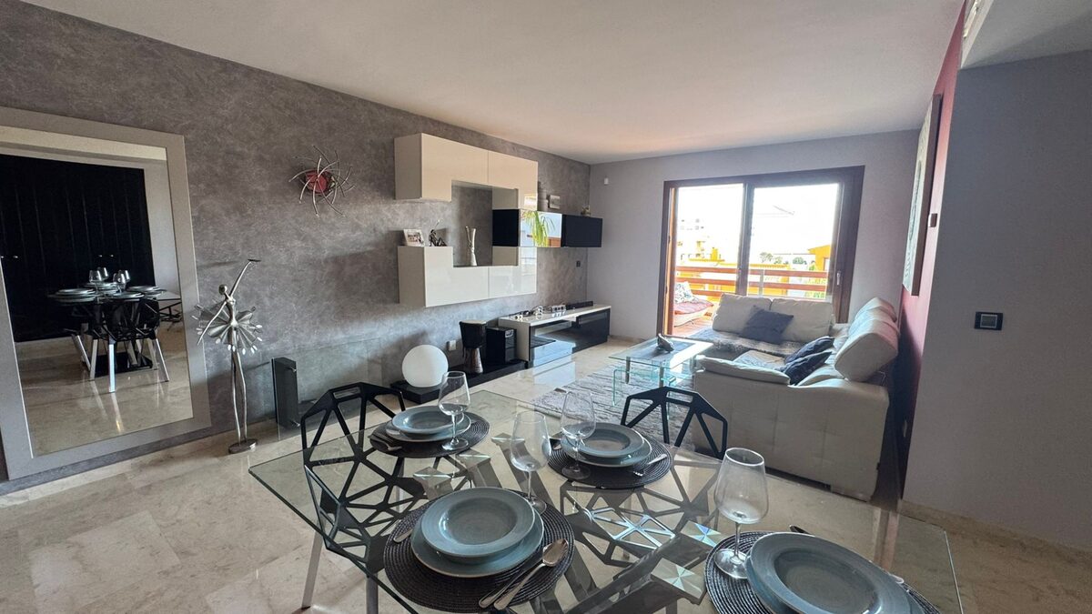 Apartment with 2 bedrooms, 106m² in Punta Prima, Spain [ID: 0150-LS-0903]