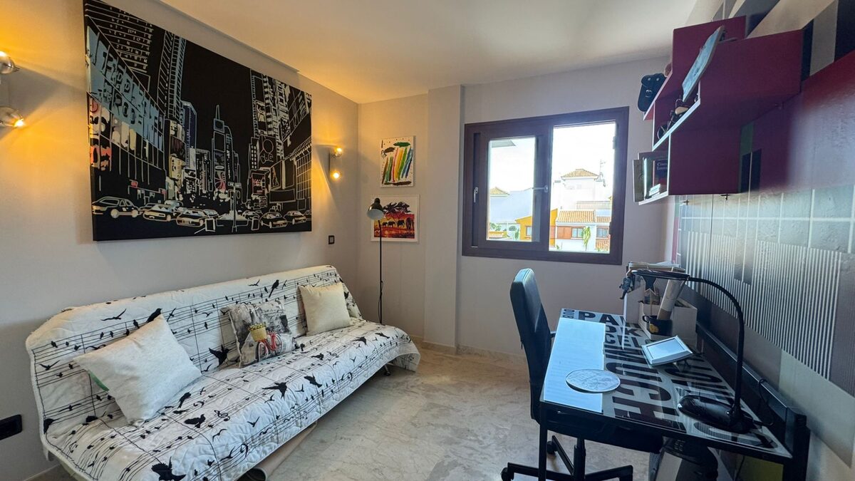 Apartment with 2 bedrooms, 106m² in Punta Prima, Spain [ID: 0150-LS-0903]
