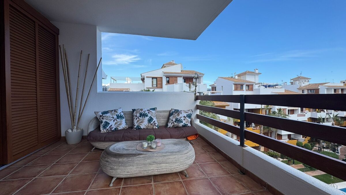 Apartment with 2 bedrooms, 106m² in Punta Prima, Spain [ID: 0150-LS-0903]