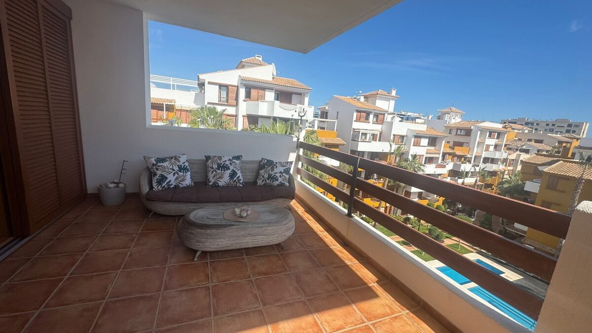 Apartment with 2 bedrooms, 106m² in Punta Prima, Spain [ID: 0150-LS-0903]