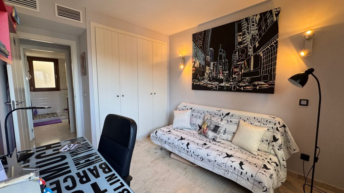 Apartment with 2 bedrooms, 106m² in Punta Prima, Spain [ID: 0150-LS-0903]