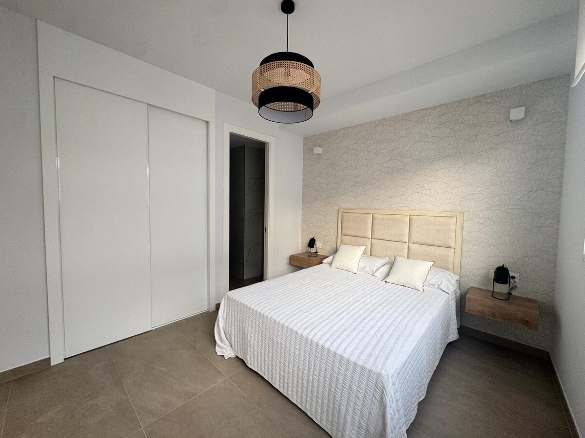 Квартира з 2 спальнями, 81м² в Торрев'єха, Іспанія [ID: 0150-LS-2403]
