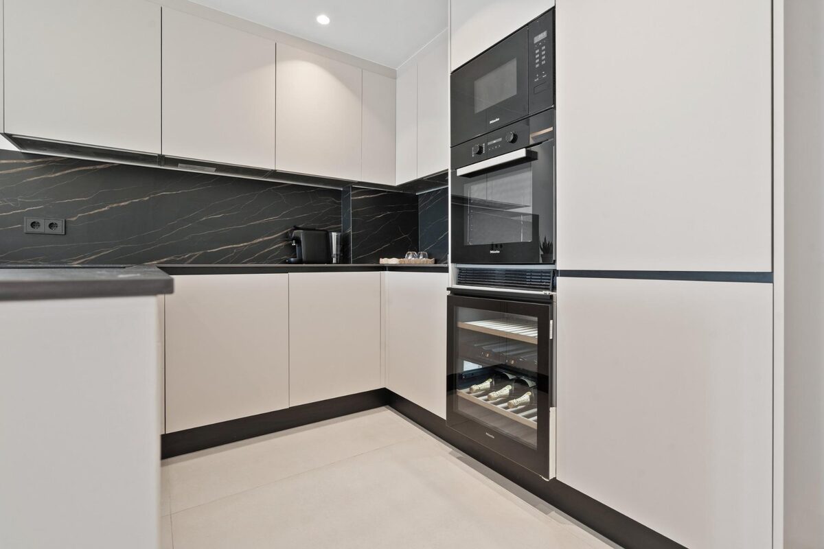 Apartament z 4 sypialniami, 270m² w Estepona, Hiszpania [ID: 0137-SP1562]