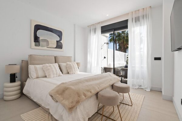Apartament w Estepona, Hiszpania, 270m² - obraz 14
