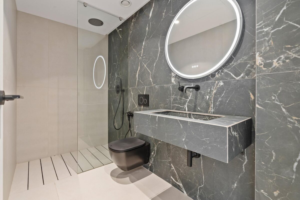 Квартира з 5 спальнями, 255м² в Естепона, Іспанія [ID: 0137-SP1563]
