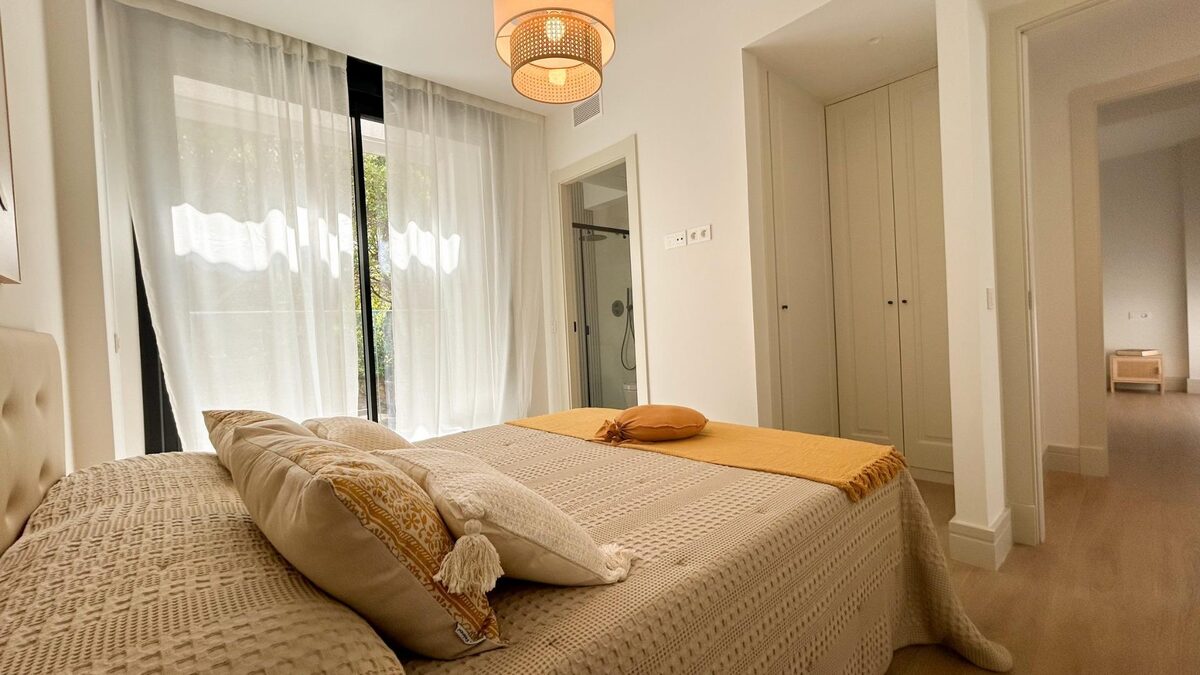 Townhouse with 3 bedrooms, 252m² in Малага, Spain [ID: 0137-SP1553]
