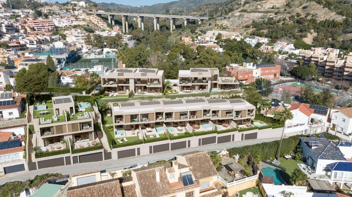 Townhouse with 3 bedrooms, 315m² in Малага, Spain [ID: 0137-SP1556]