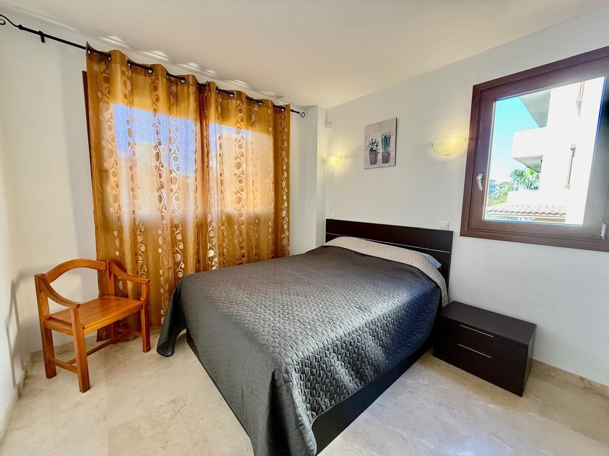 Apartment with 2 bedrooms in Punta Prima, Spain [ID: 0150-LS-1404]