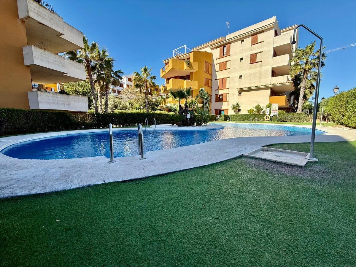 Apartment with 2 bedrooms in Punta Prima, Spain [ID: 0150-LS-1404]