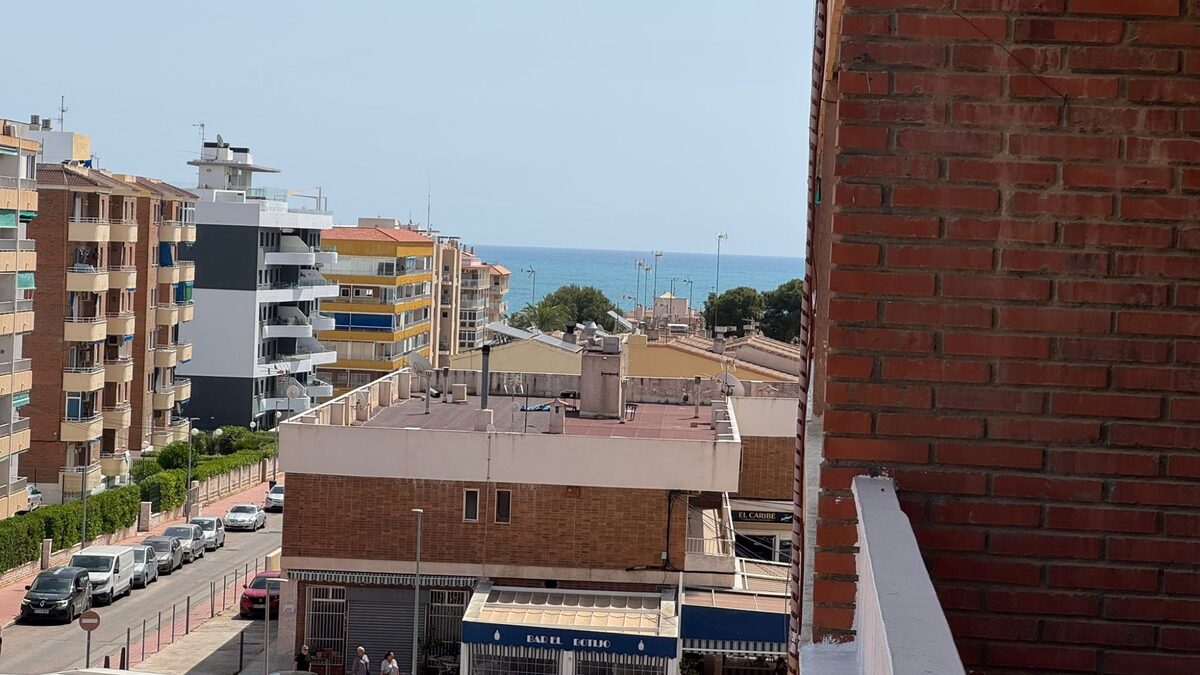 Apartment with 3 bedrooms, 91m² in Punta Prima, Spain [ID: 0150-LS-2904]