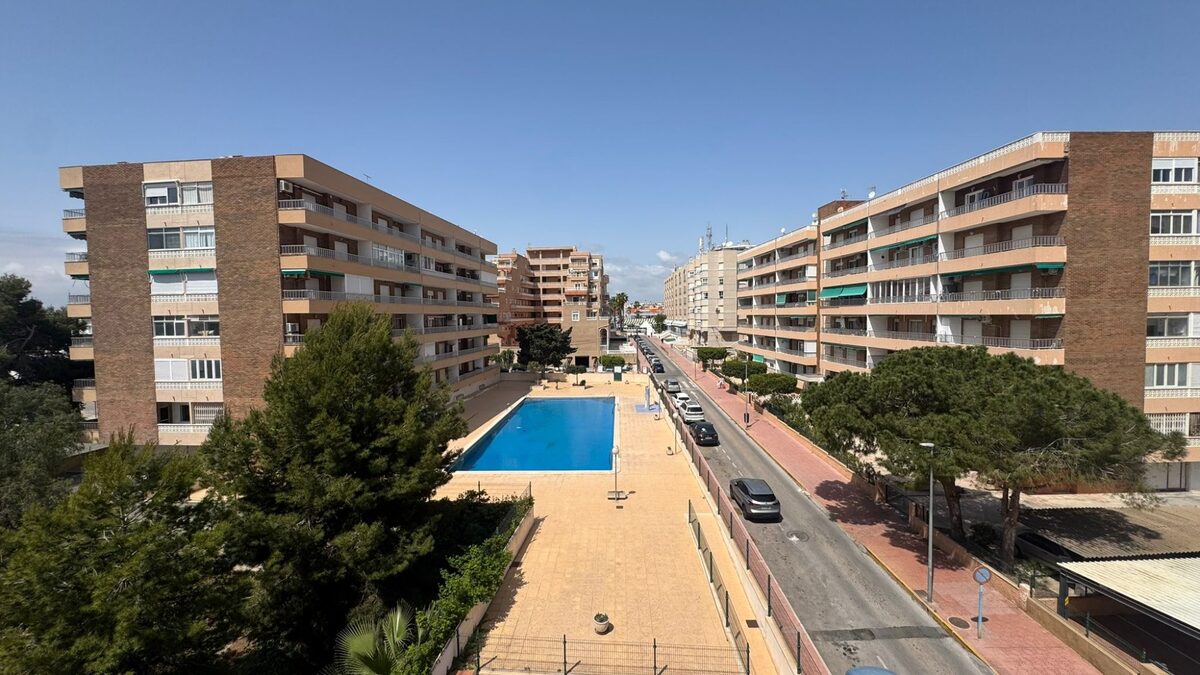 Apartment with 3 bedrooms, 91m² in Punta Prima, Spain [ID: 0150-LS-2904]