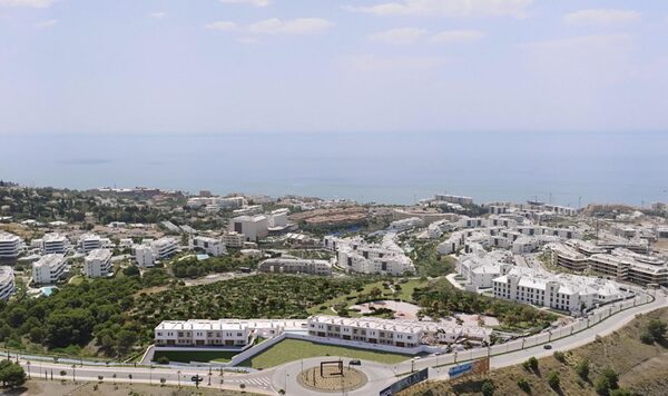 Townhouse in Fuengirola, Spain, 171m² - image 2