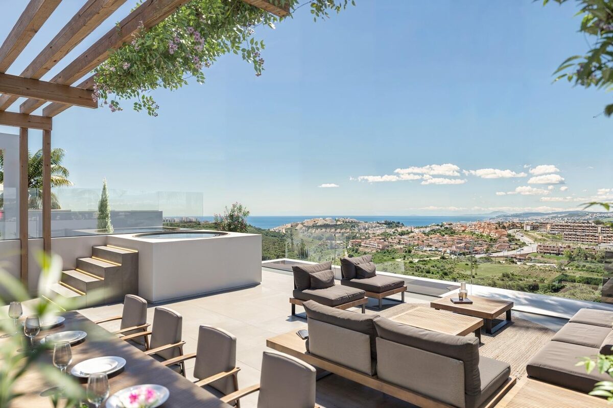 Villa with 4 bedrooms, 270m² in Casares, Spain [ID: 0137-SP1688]