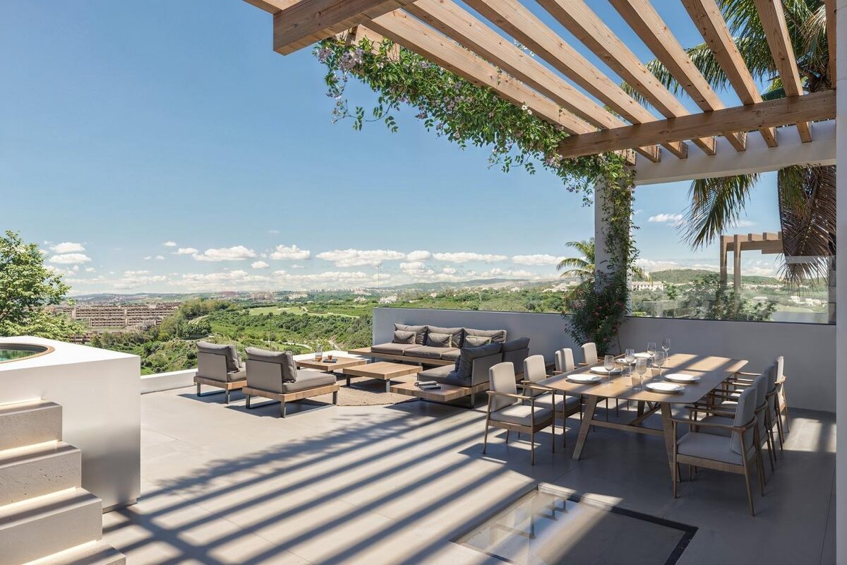 Villa with 4 bedrooms, 270m² in Casares, Spain [ID: 0137-SP1688]