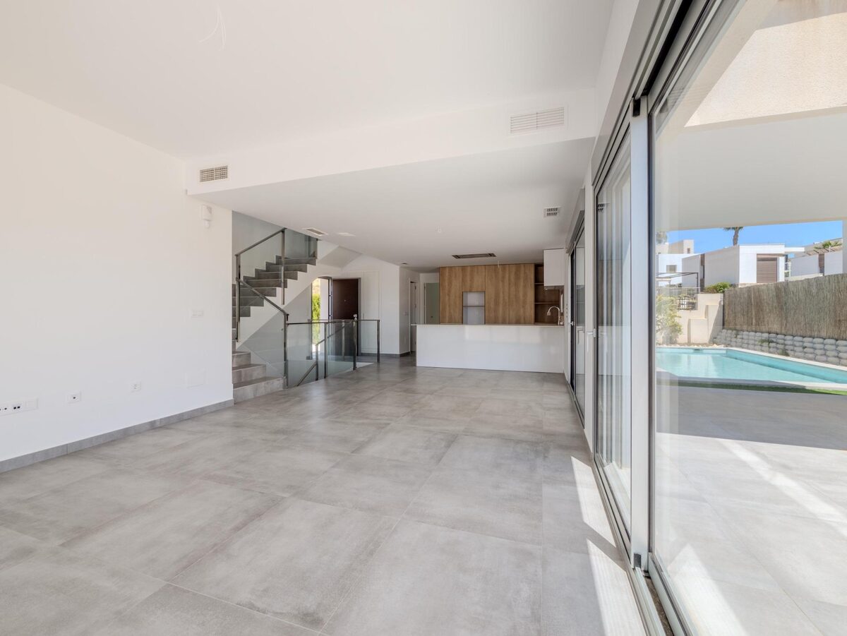 Villa with 4 bedrooms, 235m² in Algorfa, Spain [ID: 0137-N9818]