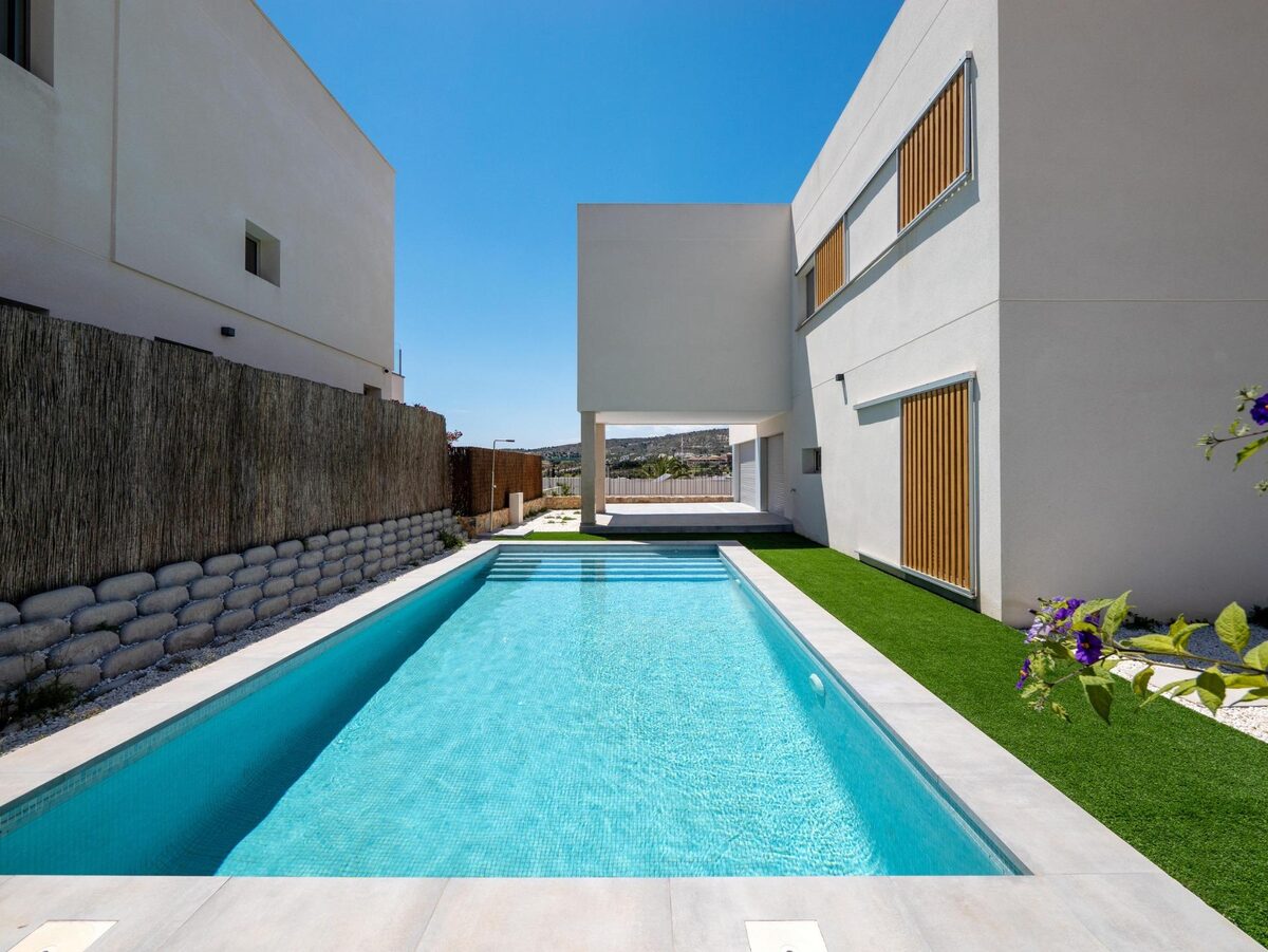 Villa with 4 bedrooms, 235m² in Algorfa, Spain [ID: 0137-N9818]