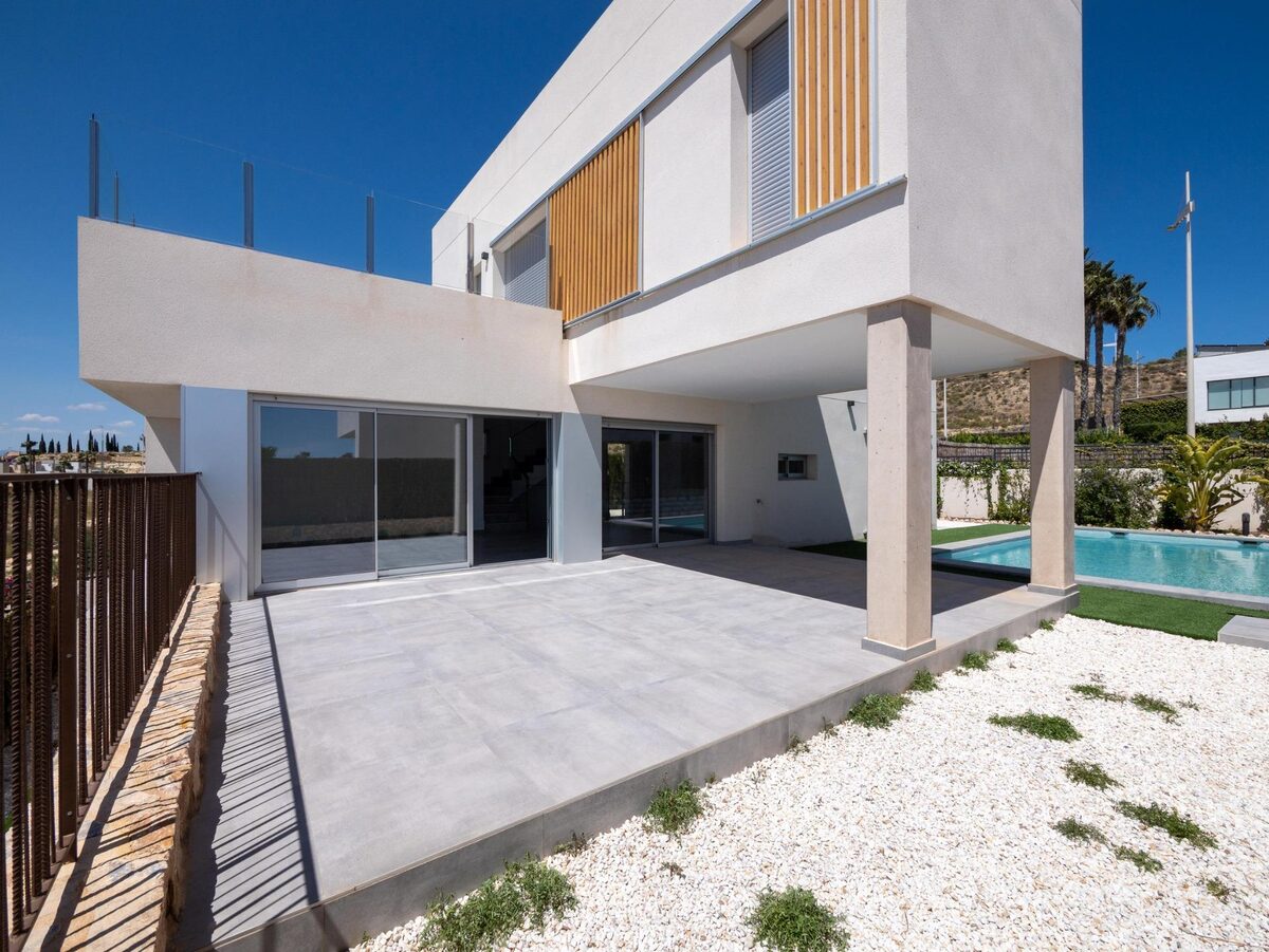 Villa with 4 bedrooms, 235m² in Algorfa, Spain [ID: 0137-N9818]
