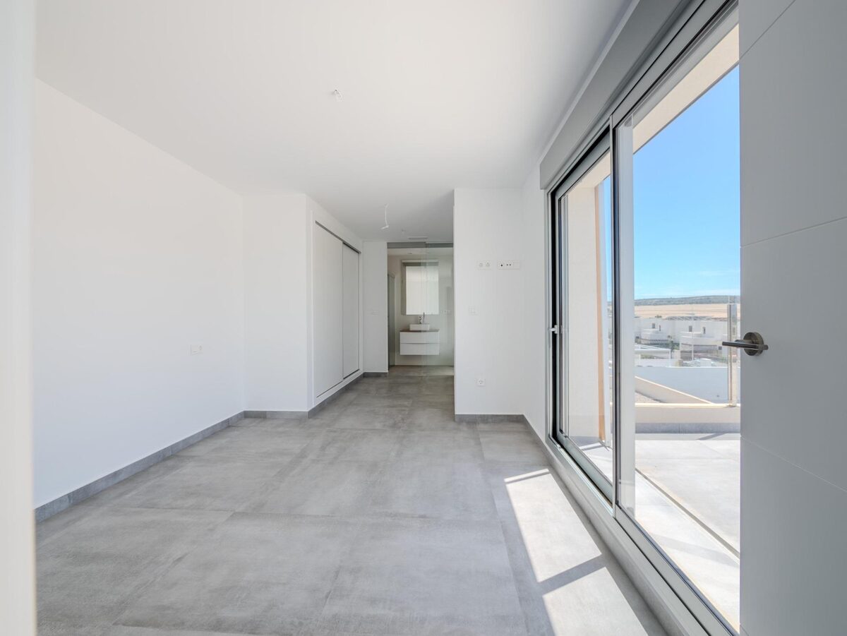Villa with 4 bedrooms, 235m² in Algorfa, Spain [ID: 0137-N9818]