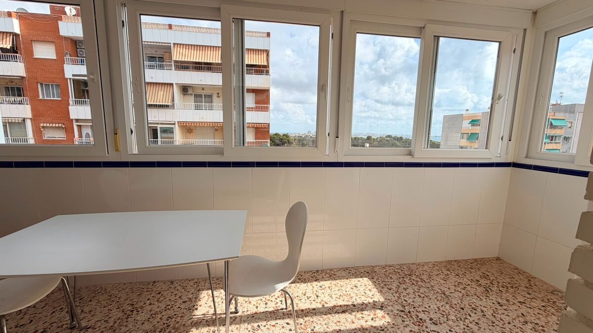 Квартира с 3 спальнями, 95м² в Пунта Прима, Испания [ID: 0150-LS-1106]