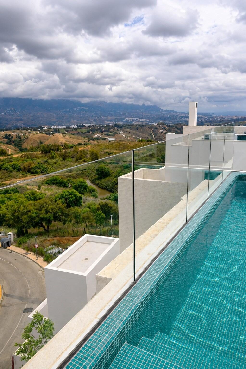 Apartament z 4 sypialniami, 288m² w ojen, Hiszpania [ID: 0137-N9872]