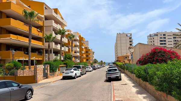 Apartment in Punta Prima, Spain - image 3