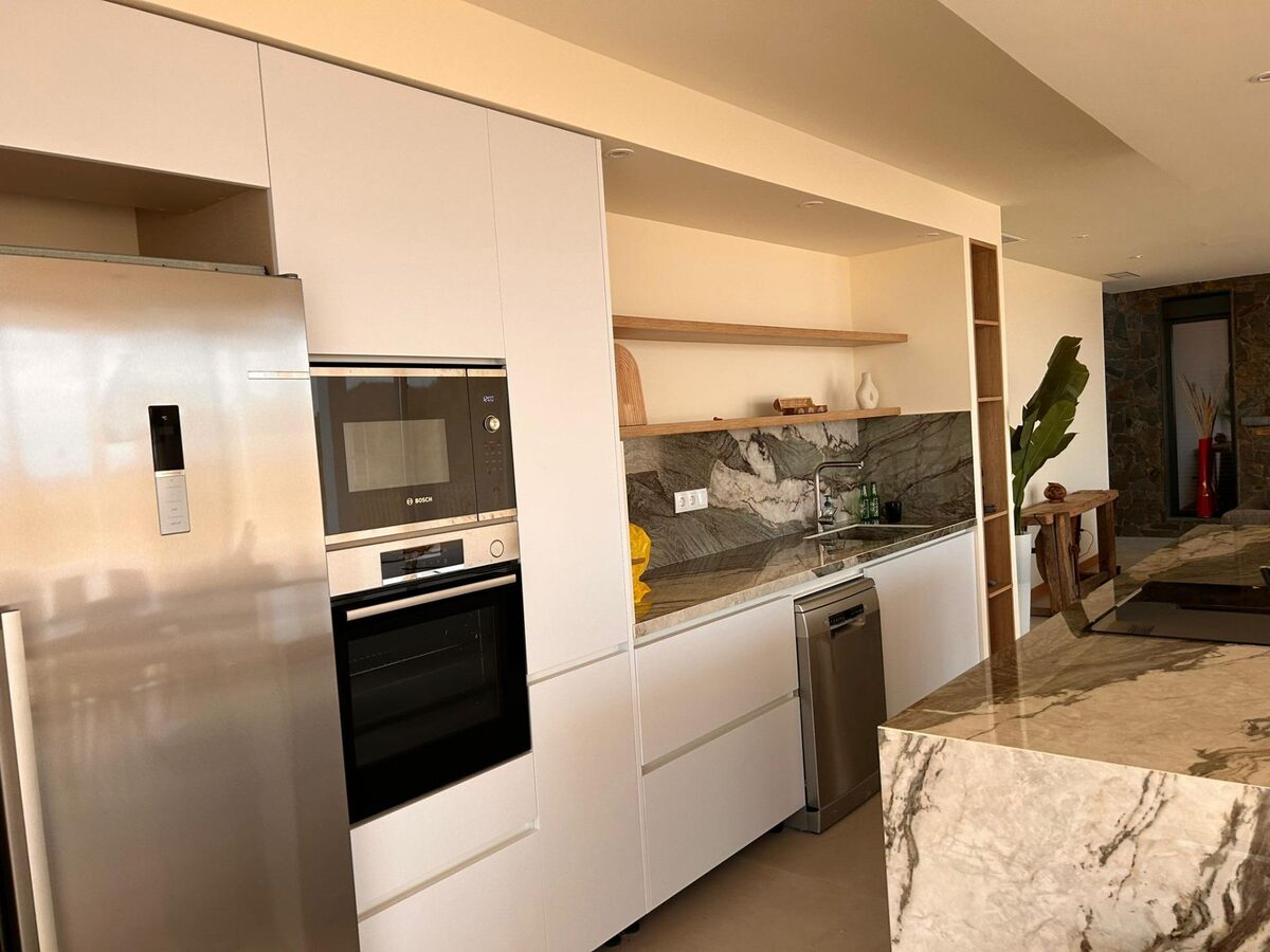 Вілла з 4 спальнями, 283м² в Піносо, Іспанія [ID: 0137-N9954]