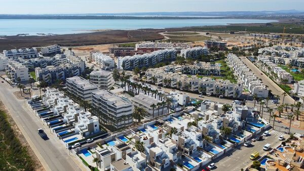 Dom szeregowy w Guardamar del Segura, Hiszpania, 144m² - obraz 2