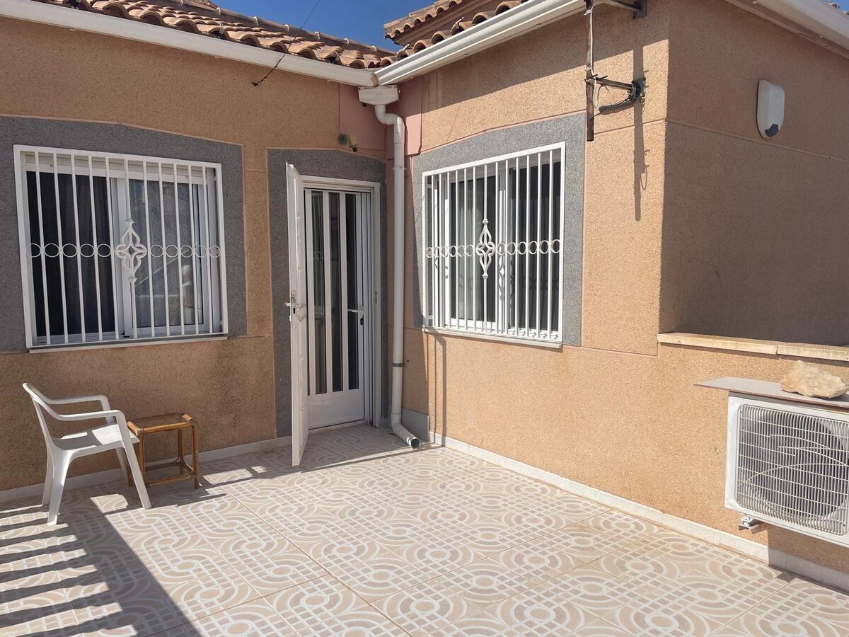 Вілла з 4 спальнями, 180м² в Кабо Роіг, Іспанія [ID: 0150-LS-1808]