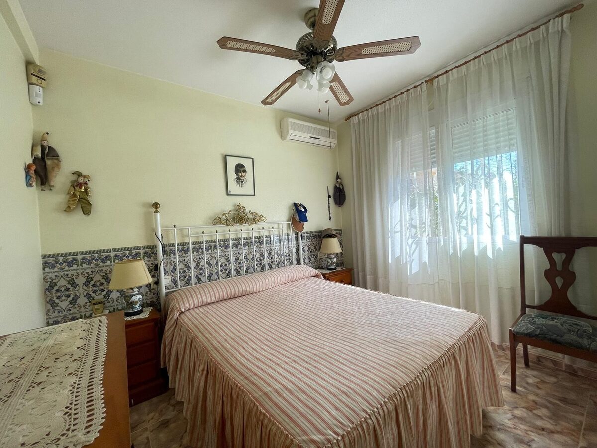 Вілла з 4 спальнями, 180м² в Кабо Роіг, Іспанія [ID: 0150-LS-1808]
