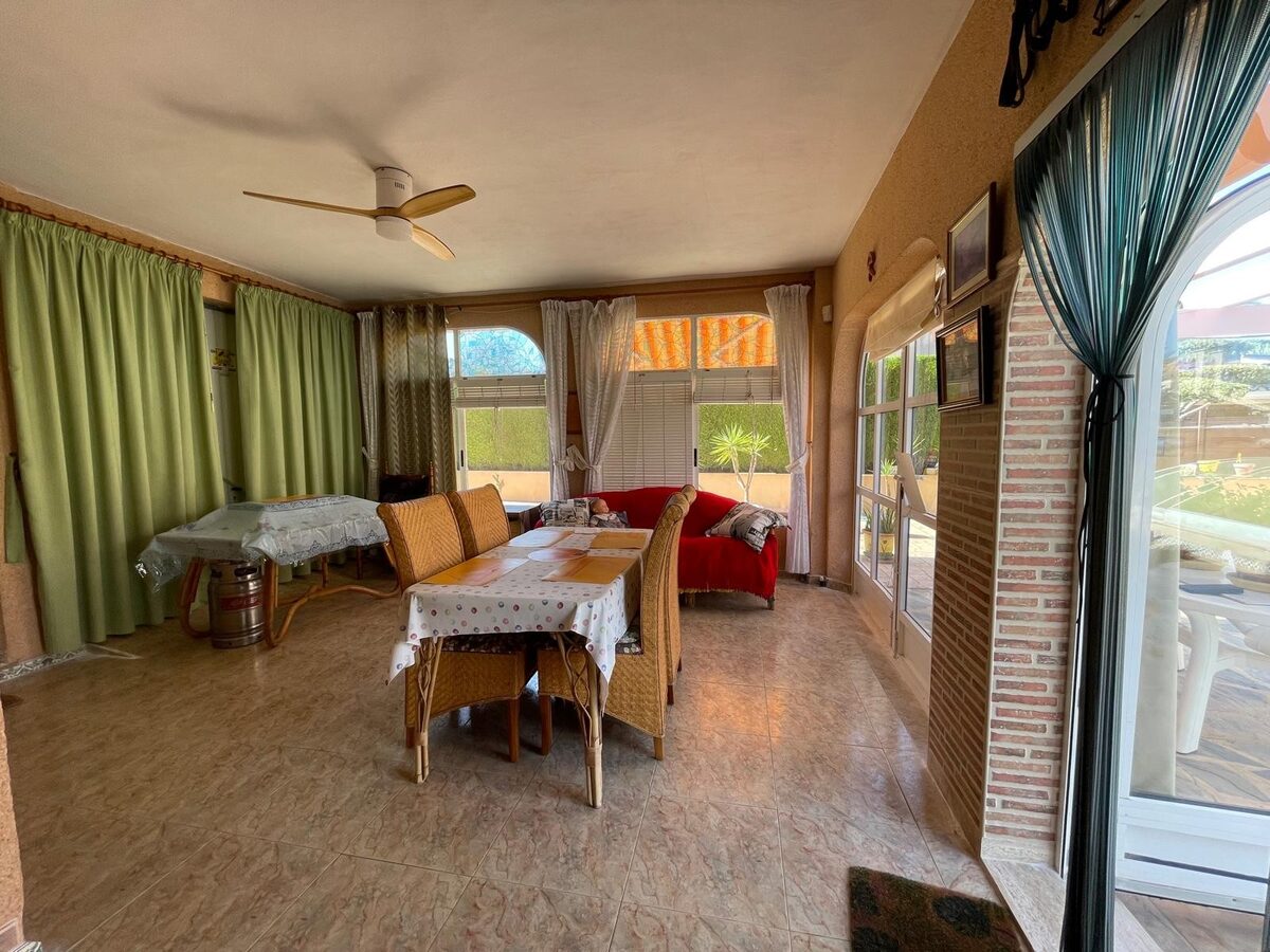 Вілла з 4 спальнями, 180м² в Кабо Роіг, Іспанія [ID: 0150-LS-1808]