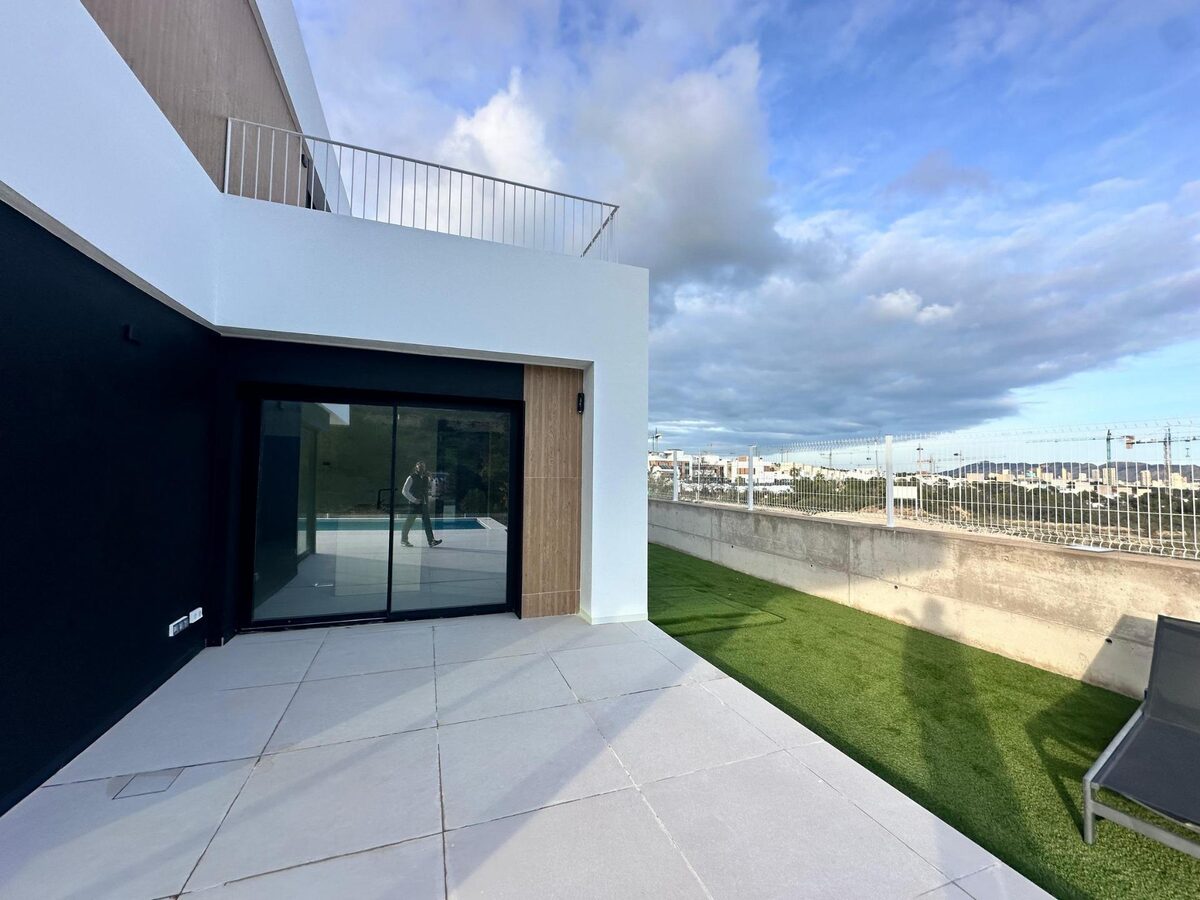 Willa z 4 sypialniami, 195m² w Finestrat, Hiszpania [ID: 0137-N9985]
