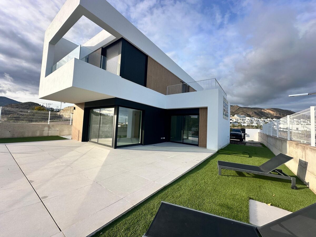 Willa z 4 sypialniami, 195m² w Finestrat, Hiszpania [ID: 0137-N9985]