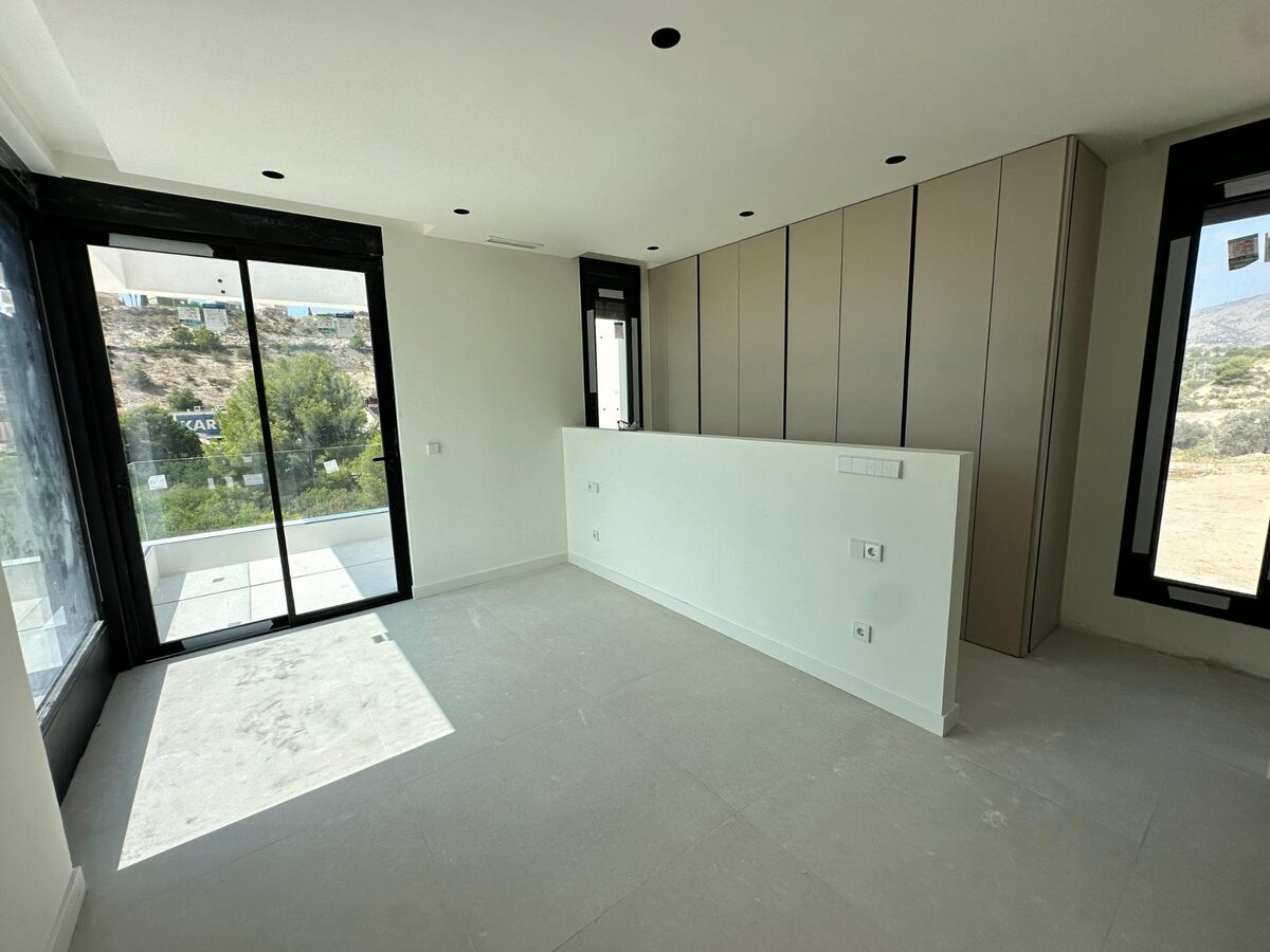 Willa z 4 sypialniami, 195m² w Finestrat, Hiszpania [ID: 0137-N9985]