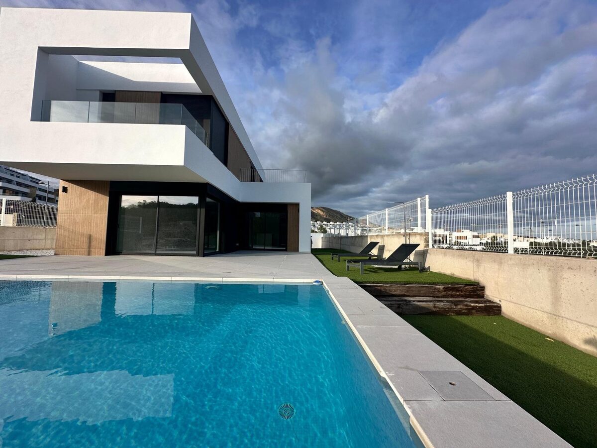 Willa z 4 sypialniami, 195m² w Finestrat, Hiszpania [ID: 0137-N9985]