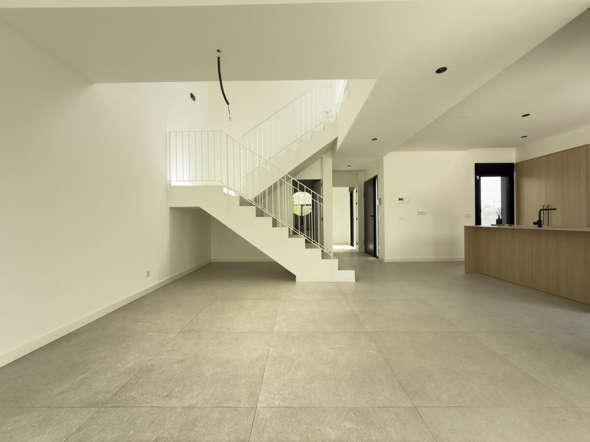 Вилла с 4 спальнями, 195м² в Финестрат, Испания [ID: 0137-N9985]