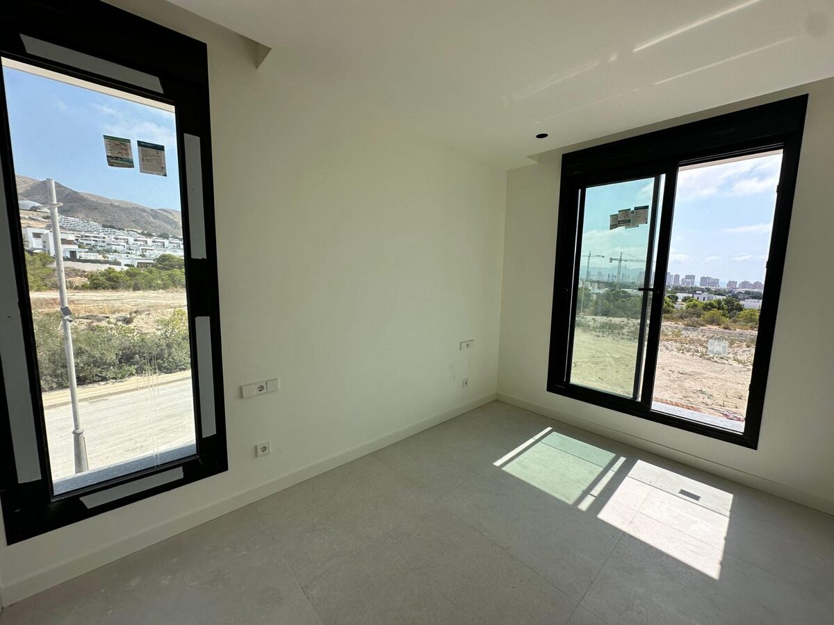 Willa z 4 sypialniami, 195m² w Finestrat, Hiszpania [ID: 0137-N9985]