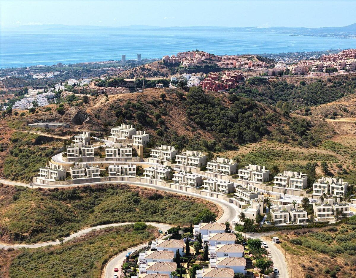 Вілла з 4 спальнями, 245м² в Міхас, Іспанія [ID: 0137-SP1856]