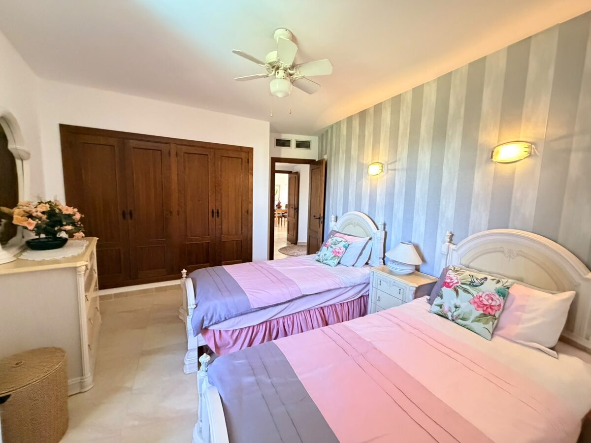 Квартира с 2 спальнями в Пунта Прима, Испания [ID: 0150-LS-1609]